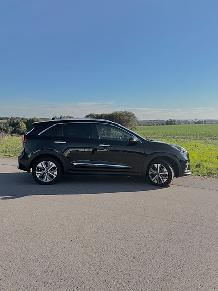 Kia e-Niro 2 of 17