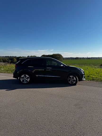 Kia e-Niro 2 of 17
