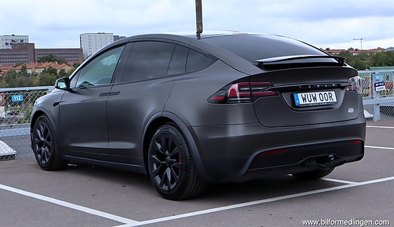 Tesla Model X 4 of 20