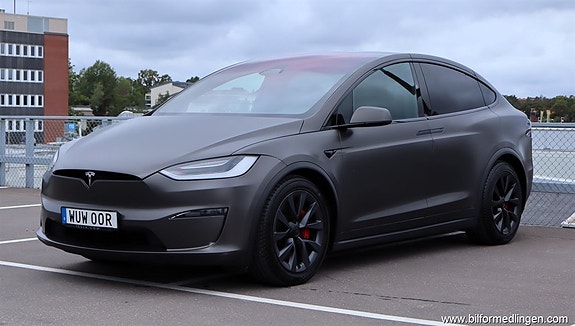 Tesla Model X 2 of 20