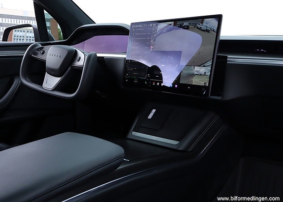 Tesla Model X 8 of 20