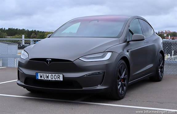 Tesla Model X 19 of 20
