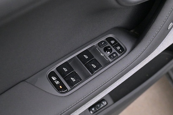 Polestar 2 10 of 27