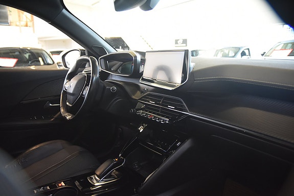 Peugeot 2008 9 of 16