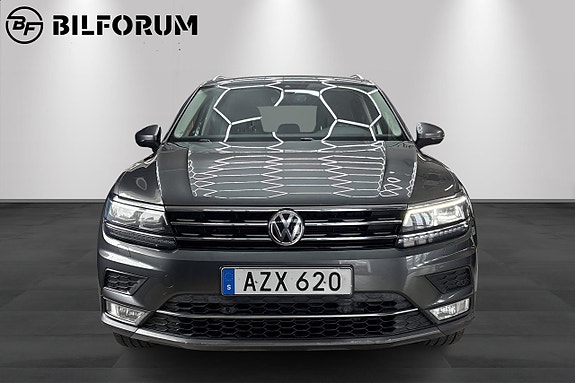 Volkswagen Tiguan 3 of 19