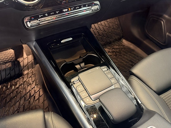 Mercedes-Benz B250 e 8 of 15