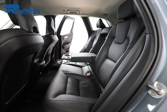Volvo XC60 9 of 24