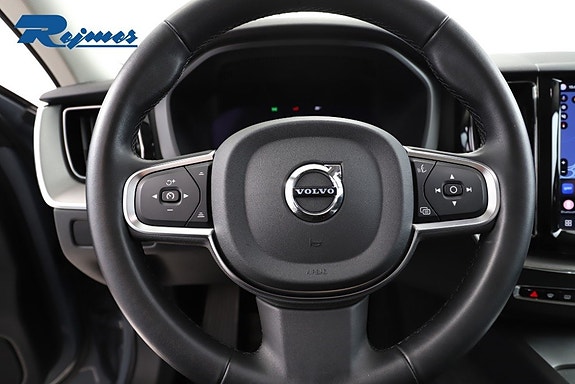 Volvo XC60 13 of 24