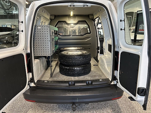 Volkswagen Caddy 16 of 27