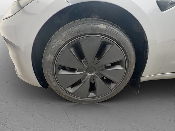Tesla Model 3 30 of 30
