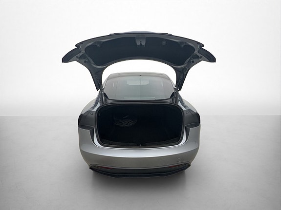 Tesla Model 3 26 of 30