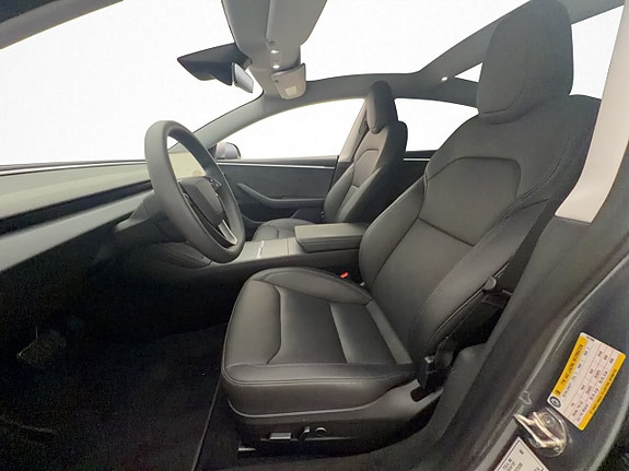 Tesla Model 3 11 of 30