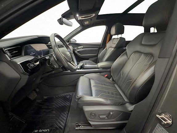 Audi e-tron 13 of 30