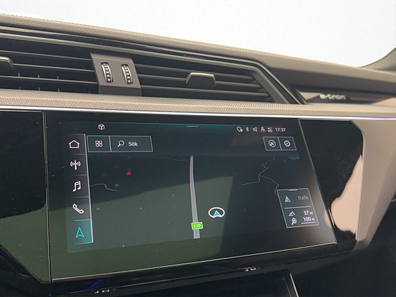 Audi e-tron 28 of 30