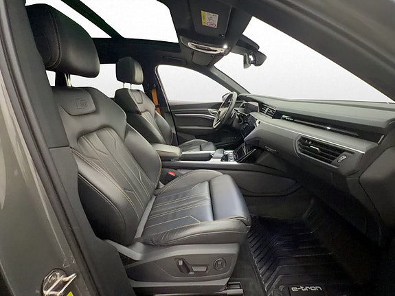 Audi e-tron 17 of 30