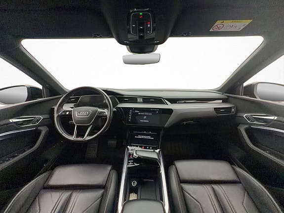 Audi e-tron 14 of 30
