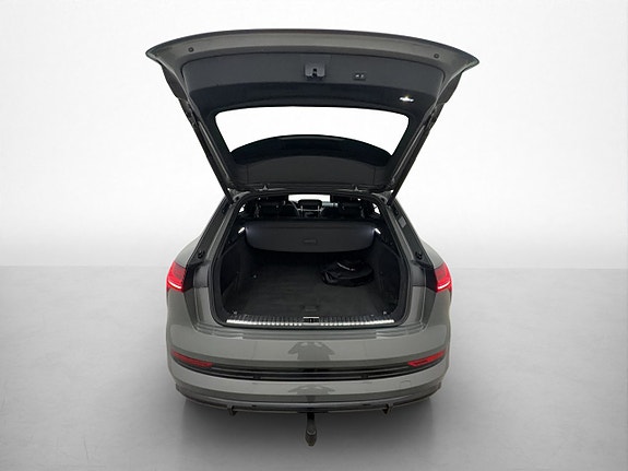 Audi e-tron 22 of 30