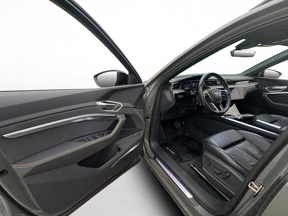 Audi e-tron 12 of 30