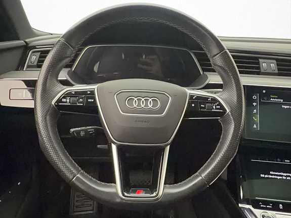 Audi e-tron 15 of 30