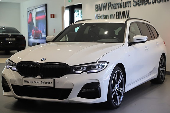 BMW 330i 4 of 16