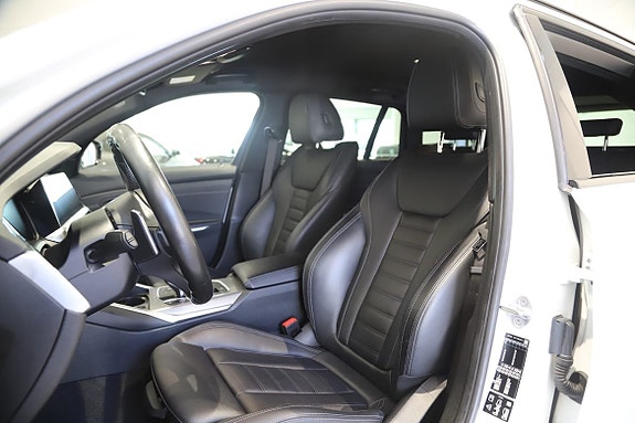 BMW 330i 15 of 16