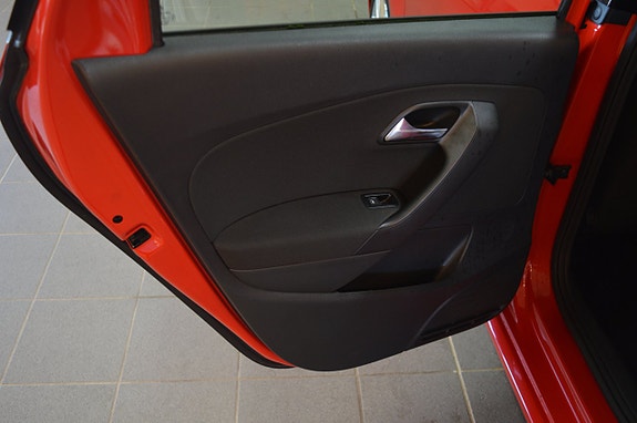 Volkswagen Polo 16 of 18