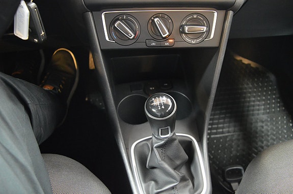 Volkswagen Polo 13 of 18