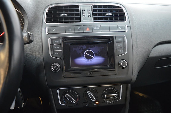 Volkswagen Polo 10 of 18