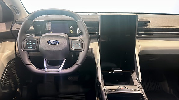 Ford Explorer 3 of 13
