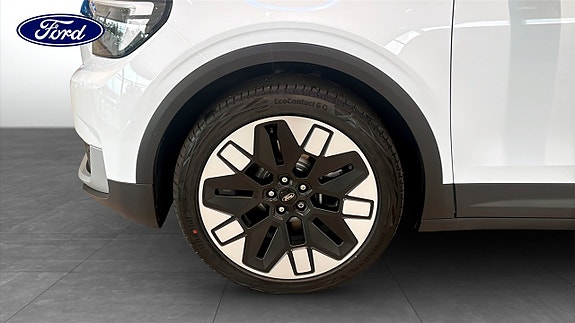 Ford Explorer 8 of 13