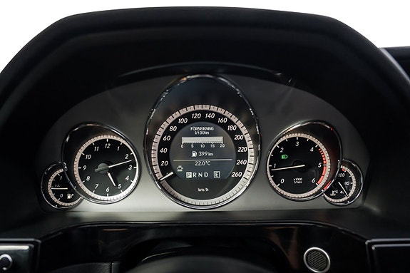 Mercedes-Benz E220 13 of 22