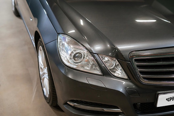 Mercedes-Benz E220 9 of 22