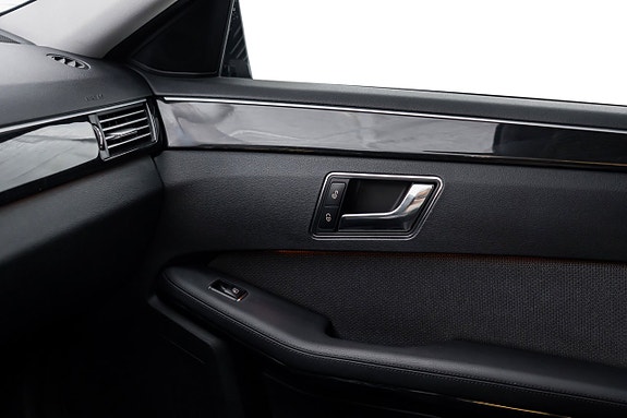 Mercedes-Benz E220 18 of 22