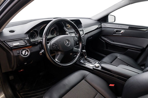 Mercedes-Benz E220 11 of 22