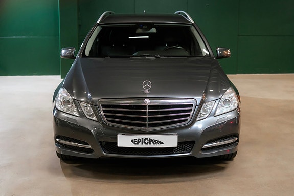 Mercedes-Benz E220 7 of 22