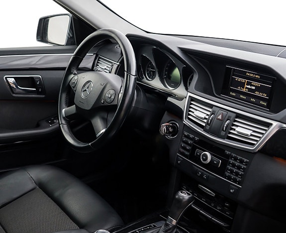 Mercedes-Benz E220 19 of 22