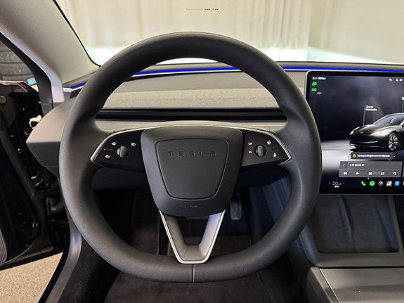 Tesla Model 3 7 of 24