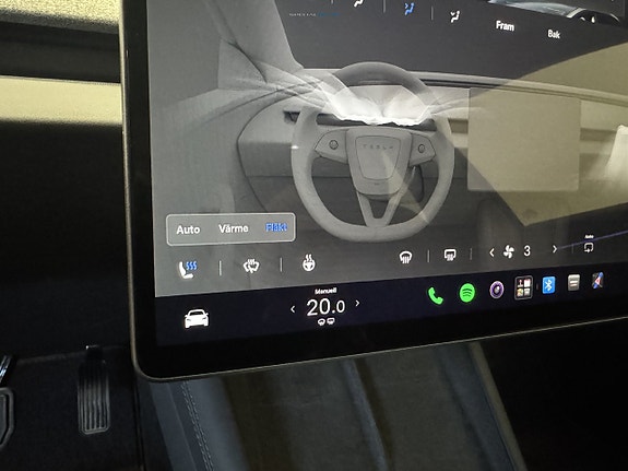 Tesla Model 3 11 of 24