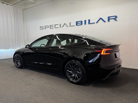 Tesla Model 3 3 of 24