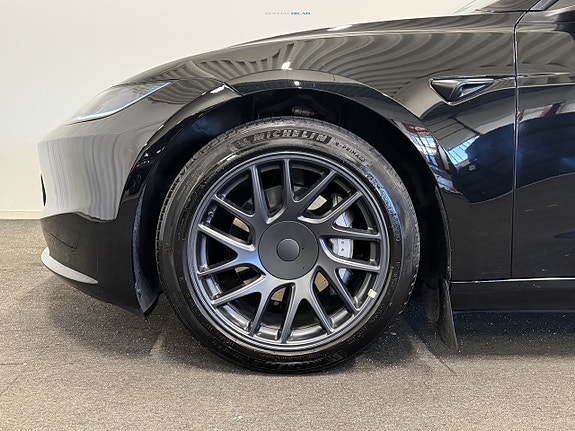 Tesla Model 3 22 of 24