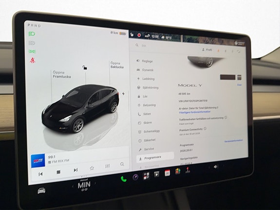 Tesla Model Y 21 of 30