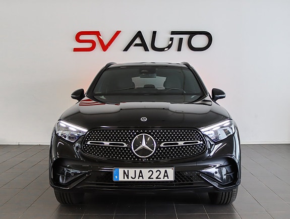 Mercedes-Benz GLC300 e 2 of 23