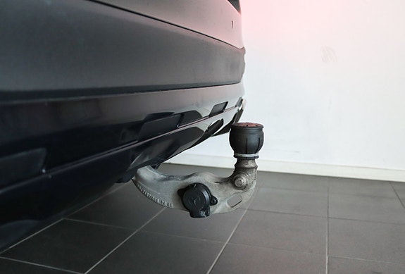 Mercedes-Benz GLC300 e 19 of 23