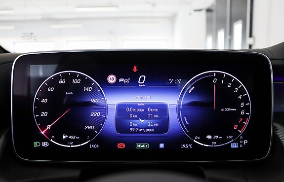 Mercedes-Benz GLC300 e 11 of 23