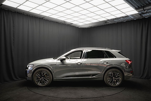 Audi Q8 e-tron 10 of 23