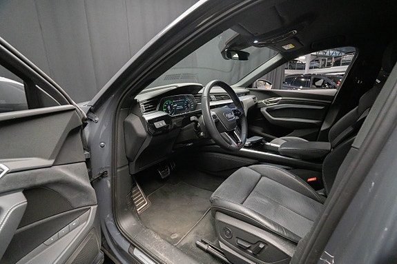 Audi Q8 e-tron 17 of 23