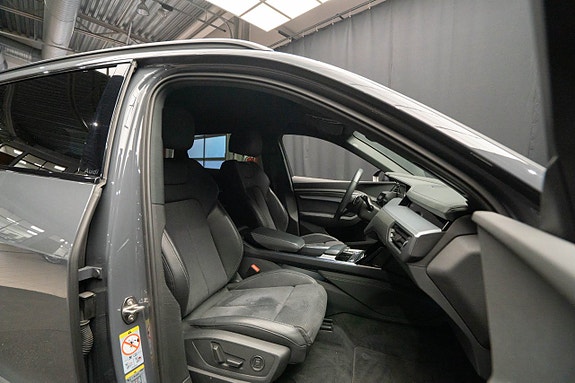 Audi Q8 e-tron 19 of 23