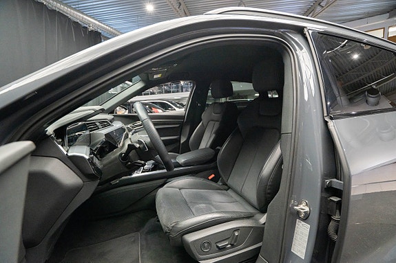 Audi Q8 e-tron 18 of 23