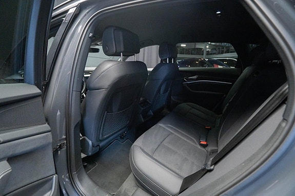 Audi Q8 e-tron 16 of 23