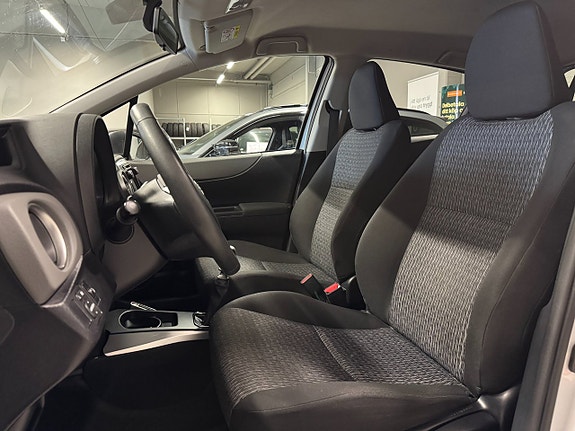 Toyota Yaris 14 of 16